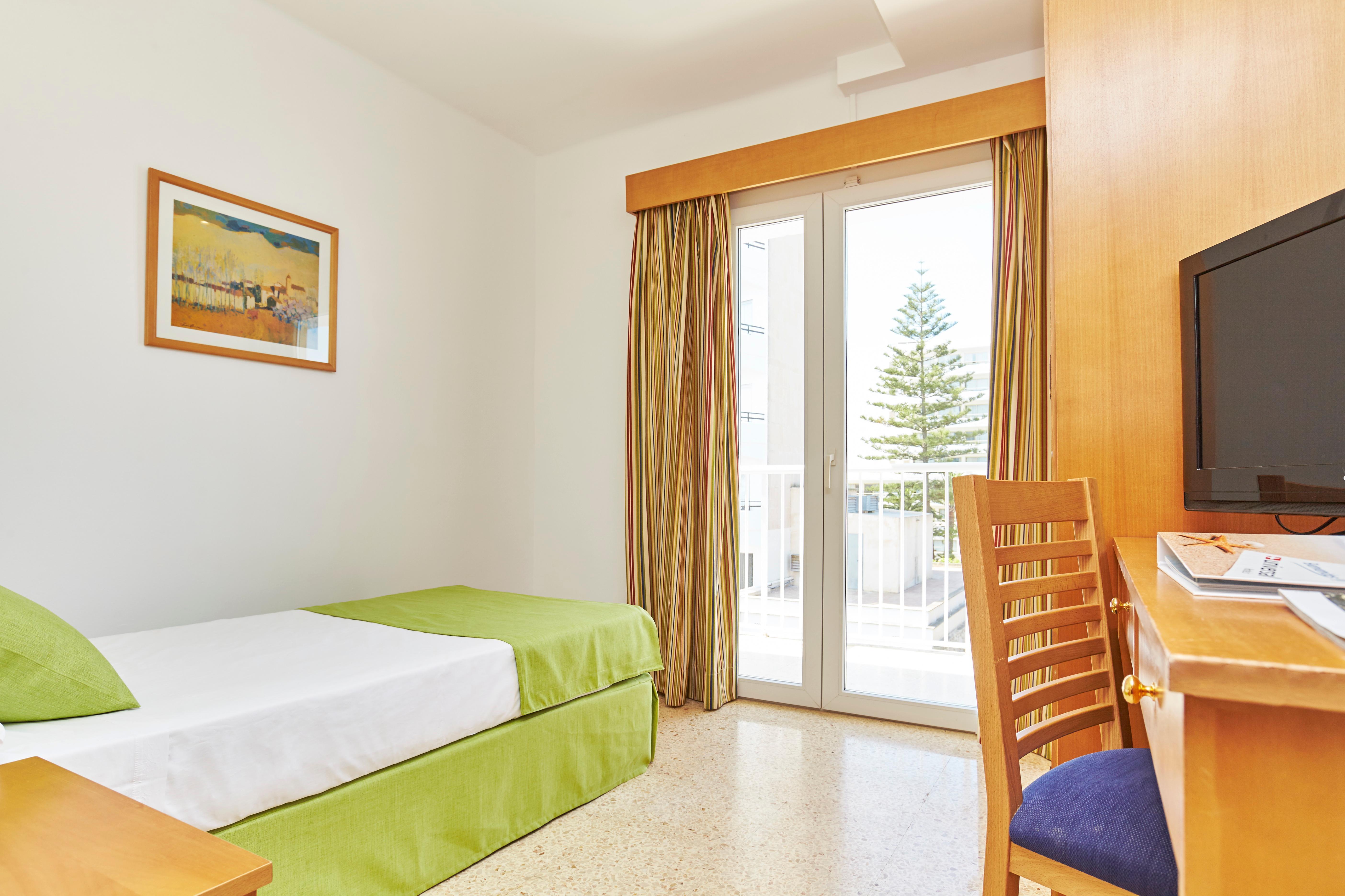 Universal Hotel Bikini Cala Millor  Exterior photo