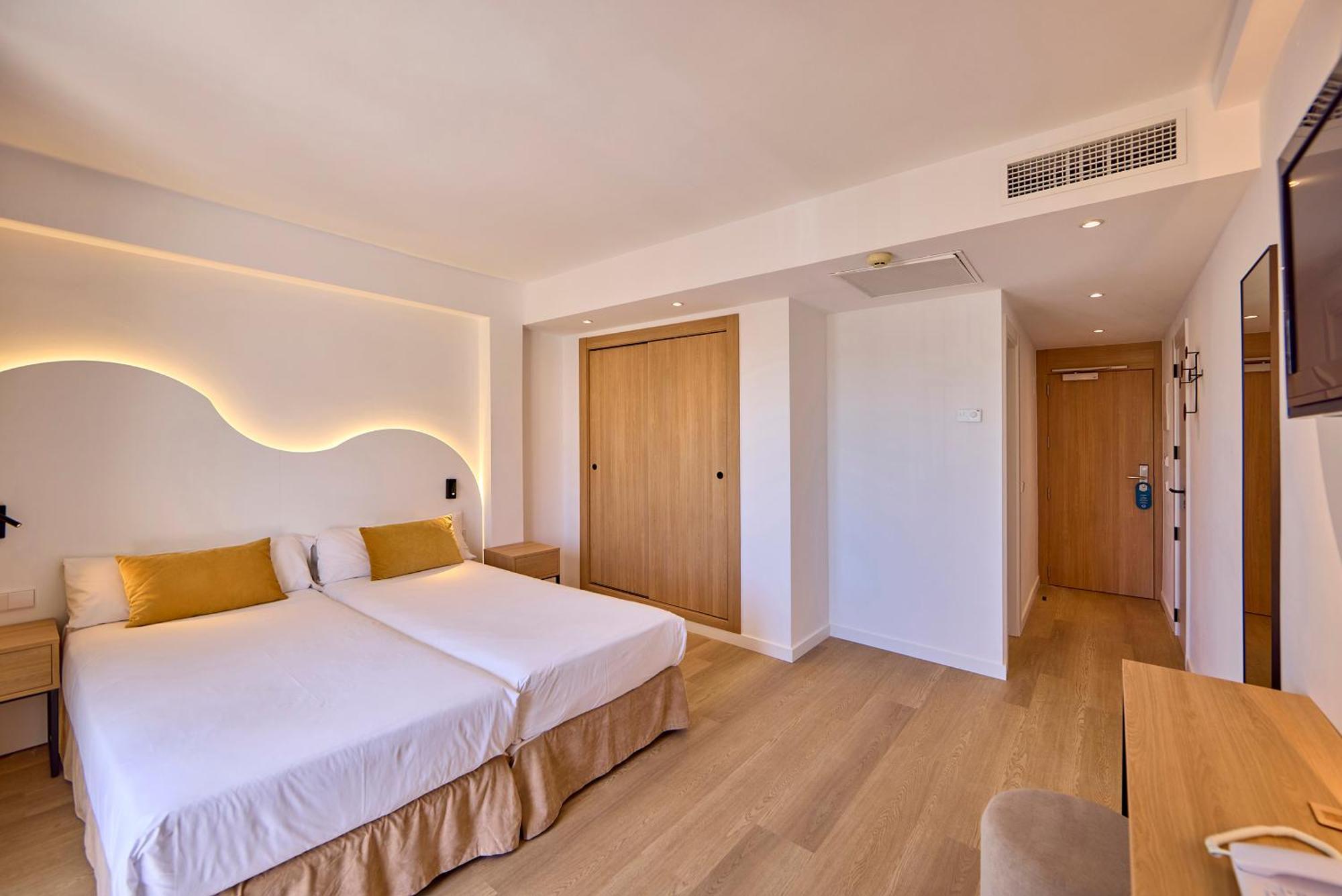 Universal Hotel Bikini Cala Millor  Exterior photo