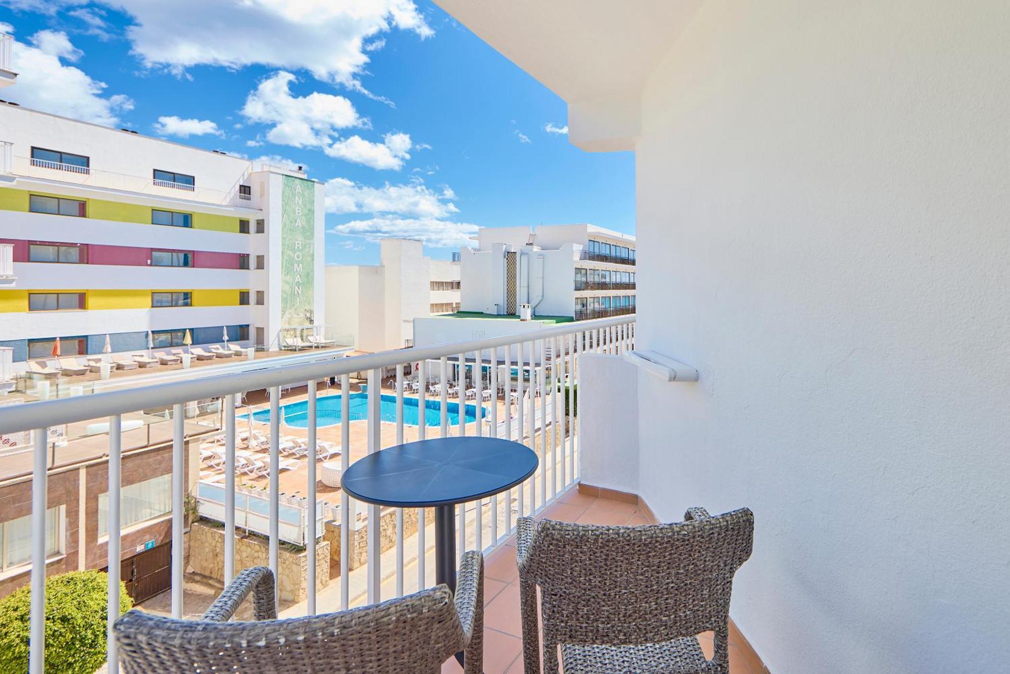 Universal Hotel Bikini Cala Millor  Exterior photo