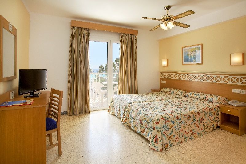 Universal Hotel Bikini Cala Millor  Exterior photo